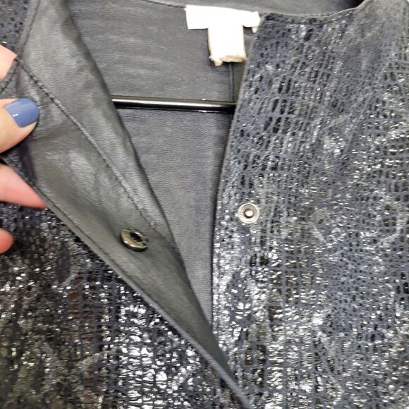 Chicos Size 1 Medium 8 Black Kimberly Reversible Snakeskin Leather Jacket - Picture 6 of 11